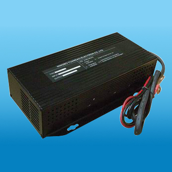 YMC24-15鉛酸電池充電器